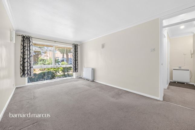 Flat 3, 15, Brambledown Road, Wallington photo 4