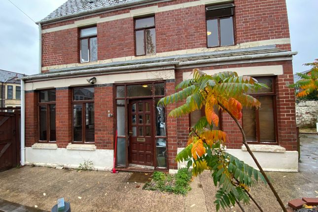 5-bed terraced on 79, Manor Street, Cardiff, £3,000/mo