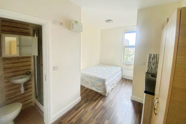 727Eaad7-Bed