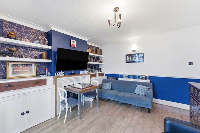 155, Tolworth Rise North, Surbiton photo 3