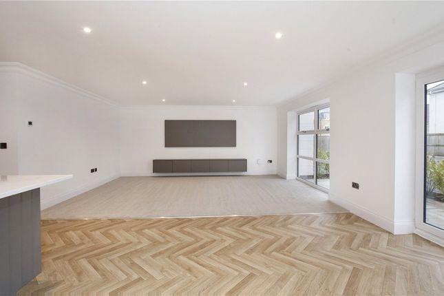 Apartment 2, York House 1C,, Wayside Crescent, North Yorkshire photo 4