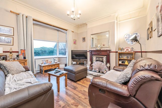 112, Quarry Hill, Wakefield photo 2