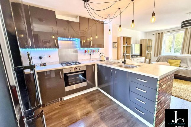 83, Hough Way, Shifnal photo 4