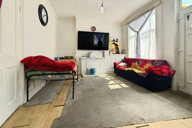 106 Willow Brook Road, Leicester photo 3