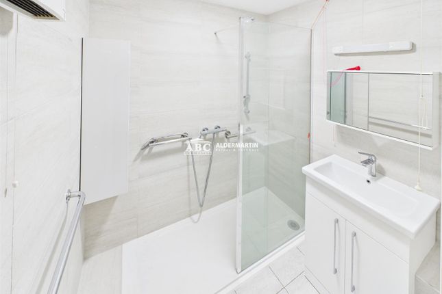 Flat 36, 48, Ferrydale Lodge, Church Road, London photo 4