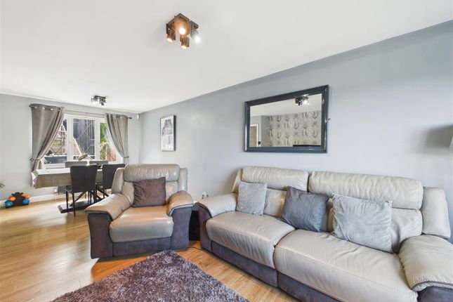 36, Burns Drive, Dronfield photo 3