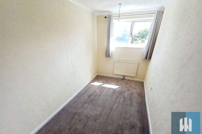 10, Springwood Hall Close, Huddersfield photo 5
