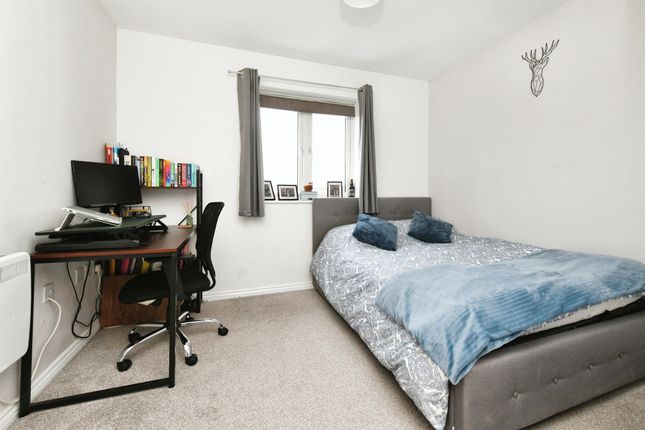 Flat for sale in Hobart Close, Chelmsford