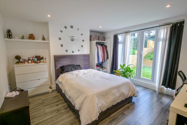 6, Ankerdine Crescent, Shooters Hill photo 4