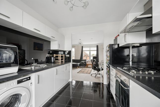 3/1, 1368, London Road, Glasgow photo 4