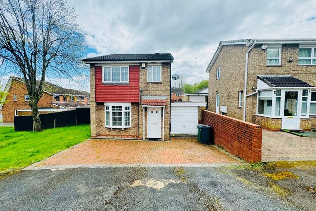 Thumbnail Detached house to rent in St Christopher Close, West Bromwich