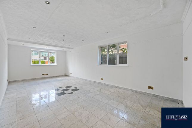 84, Lee Road, Middlesex photo 2