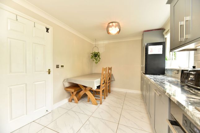 44 Hampton Close, Huntingdon photo 4