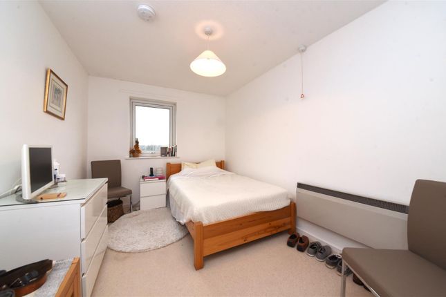 Flat for sale in Stokes Court, East Finchley