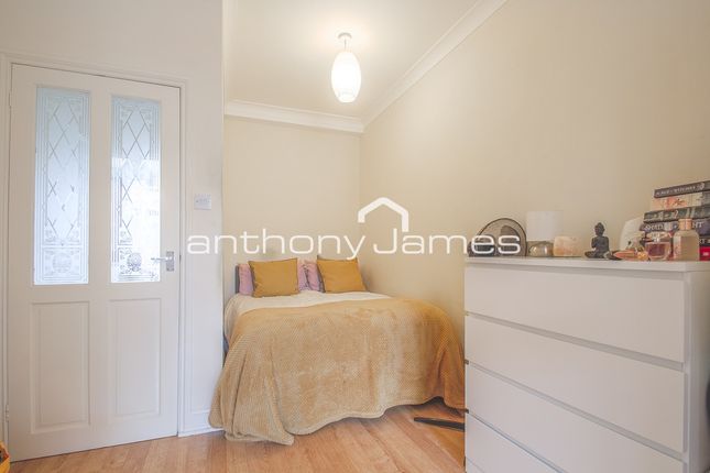 3a Lingfield Crescent, Eltham photo 4
