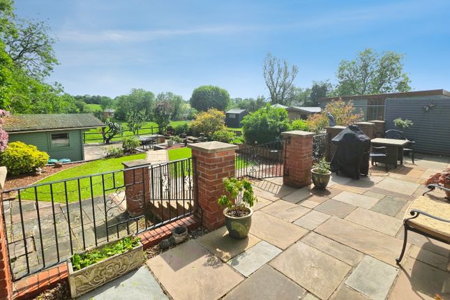 19, West Street, Folkingham photo 2