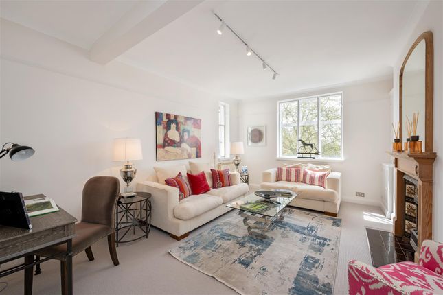 Flat for sale in Paultons Square, Chelsea SW3.