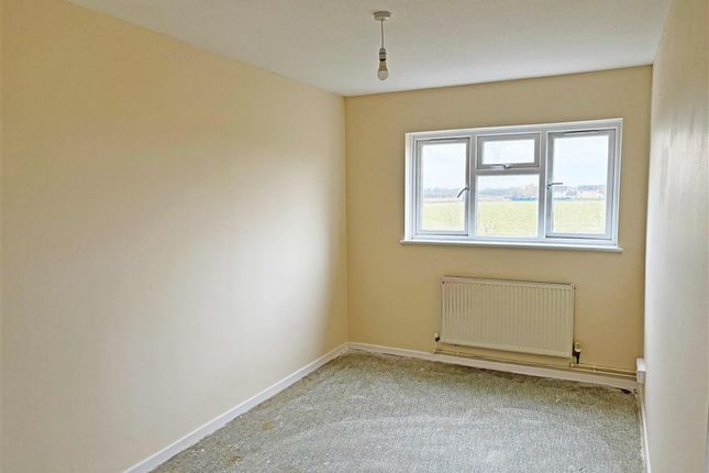 27, Glebe Close, SOUTHEND-ON-SEA photo 5