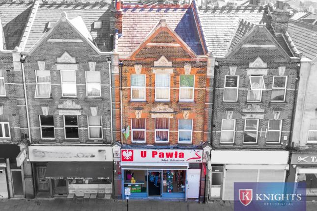 Thumbnail Terraced house for sale in Green Lanes, London