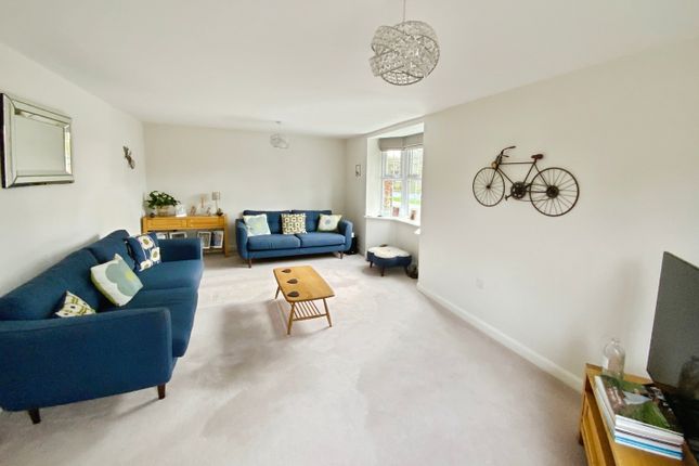 2, Newman Avenue, Molescroft, Beverley photo 4