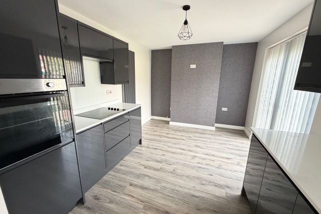 27, Brindley Avenue, Wolverhampton photo 3