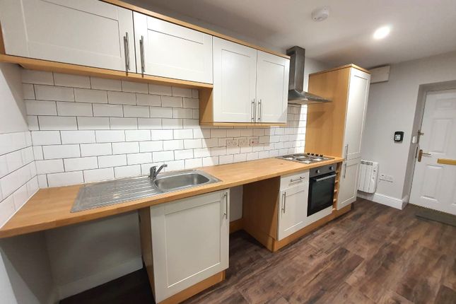 Thumbnail Flat to rent in Flat 7, Warwick House, Avenue Road