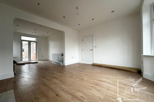 1, Grange Road, Gravesend photo 4