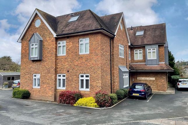 Thumbnail Flat for sale in Croft Road, Godalming