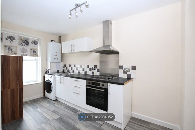 Top Floor Flat, Charlton Street, Maidstone photo 3