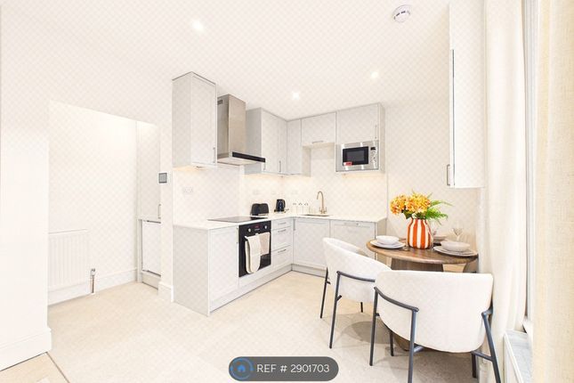 Flat, Artisan Court Henrietta St, Cheltenham photo 5