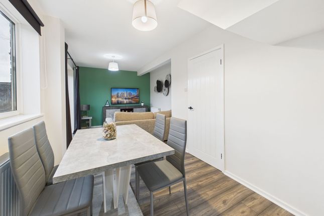 6 Hanover Close, Newcastle Upon Tyne photo 5
