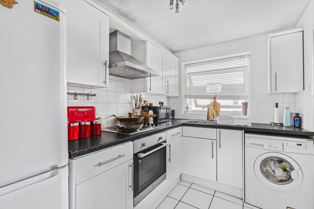 21, Alderman Close, Welham Green photo 2