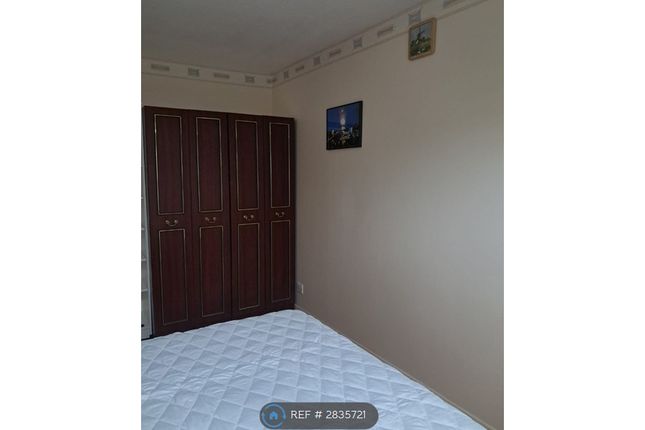 Flint Close, Luton photo 4