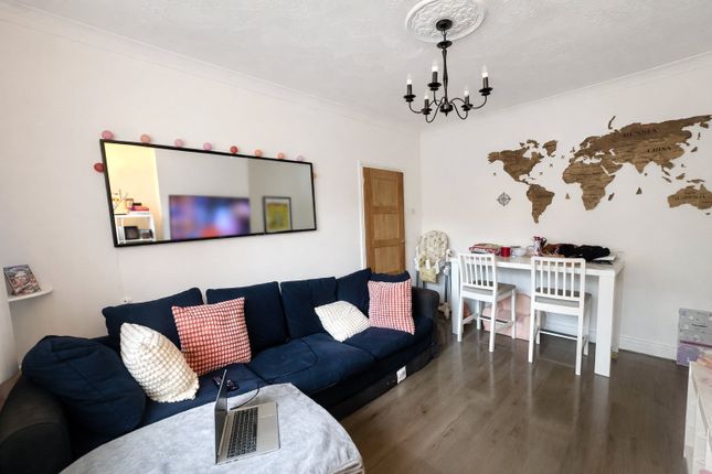 141, Sibthorpe Road, London photo 3