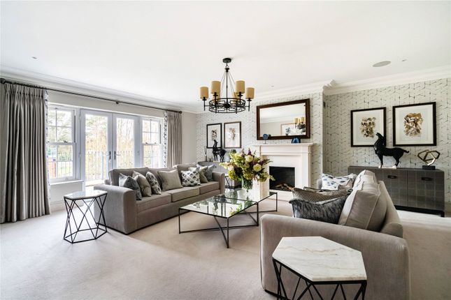 17, Kingswood, Berkshire photo 2