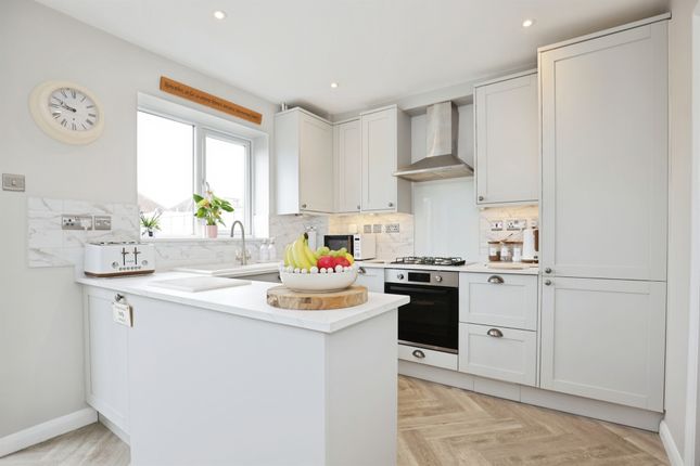 38, Weilerswist Drive, Leamington Spa photo 4