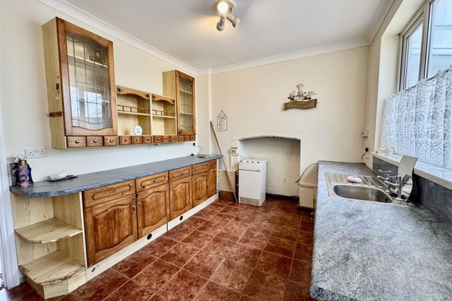 11, Maesywern Road, Ammanford photo 3