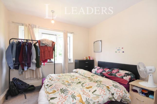 38, The Hides, Harlow photo 4