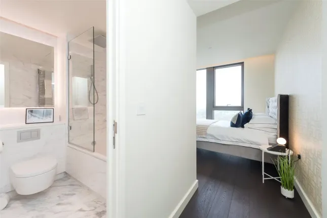 1702, Bondway, London photo 4