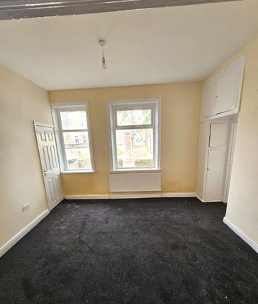 101, Intake Road, Bradford photo 4