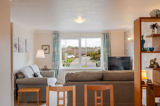 15 Goldstone, Berwick-Upon-Tweed photo 3