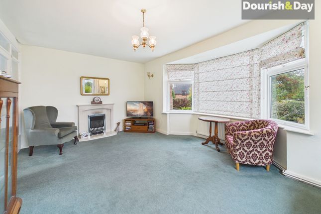 1 Poplar Close, Stafford photo 2