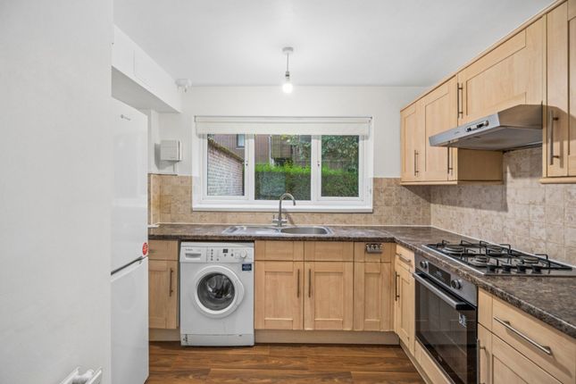 10 Biskra, Langley Road, Watford photo 3