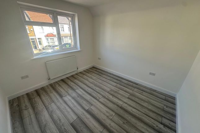 10, Sinclair Road, Greater London photo 4