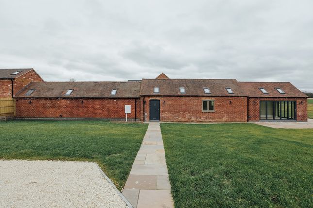 Thumbnail Barn conversion for sale in Measham Road, Leicestershire