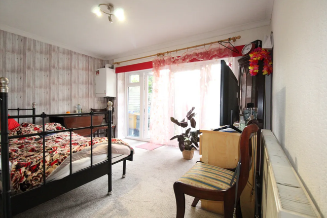 Flat to rent in Norfolk Road, Ilford