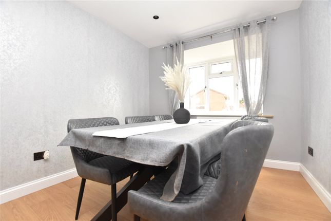 18, Landseer Avenue, Wakefield photo 4
