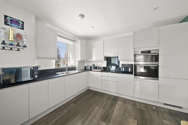 Flat 7 Lutchet House, 4, Portage Place, West Drayton photo 4