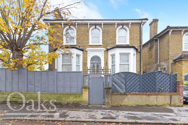 Maisonette to rent in Campbell Road, Croydon