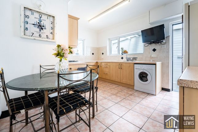 Ruperra Bungalow, Navigation Street, Caerphilly photo 4
